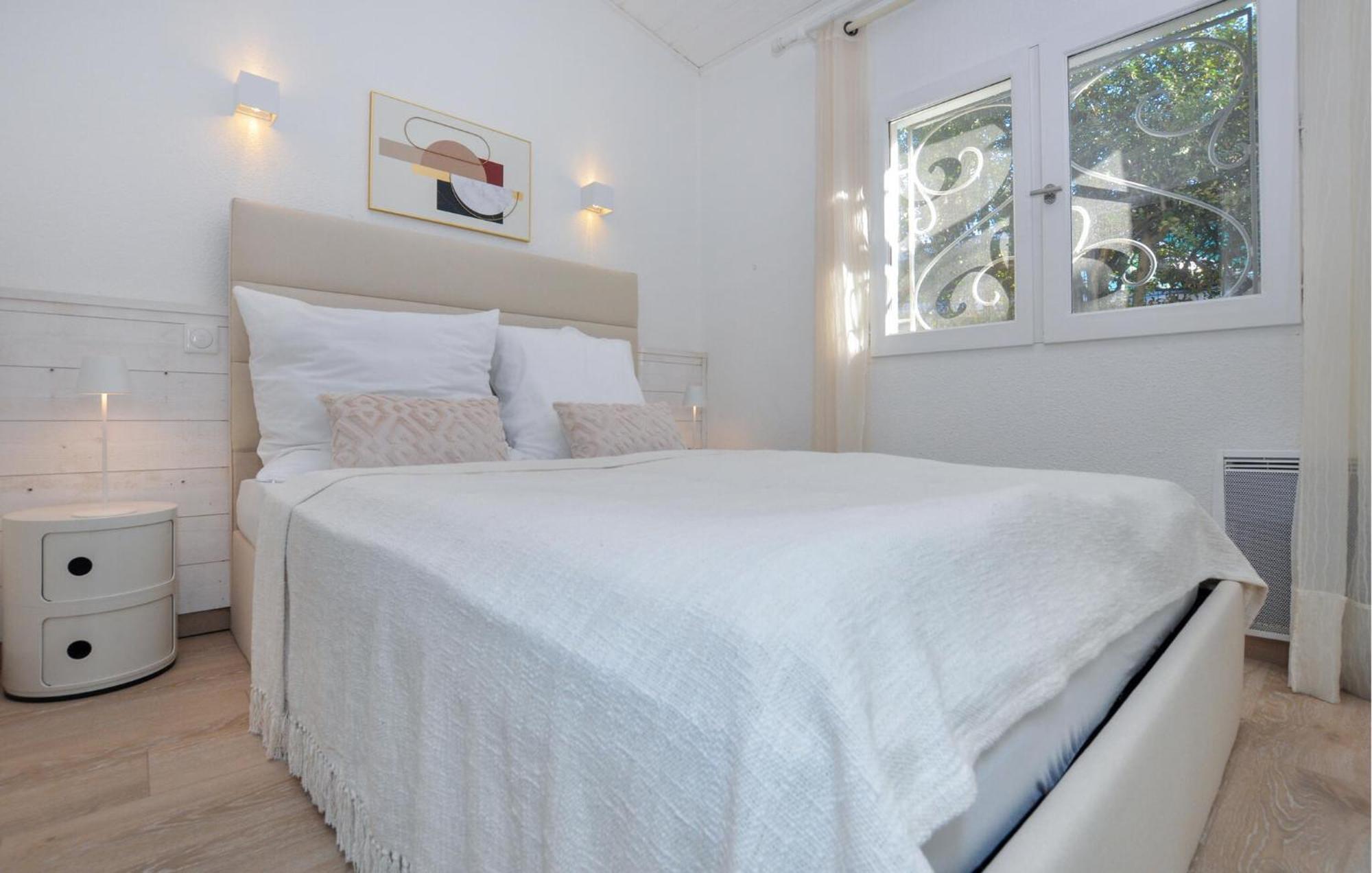 Hébergement de vacances 3 Bedroom Amazing In Fréjus