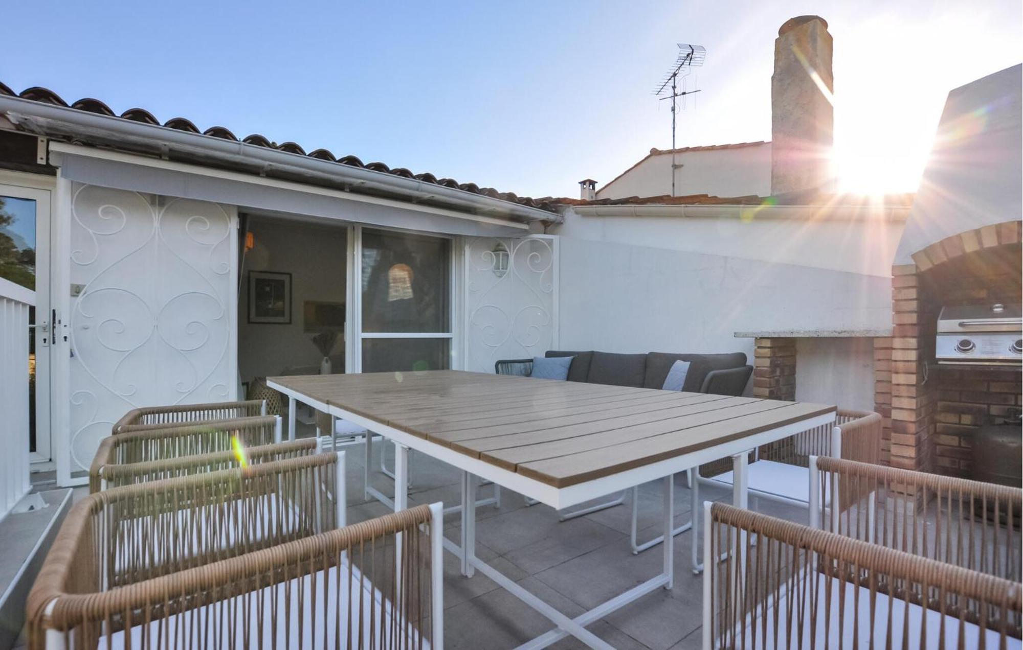 3 Bedroom Amazing In Hébergement de vacances